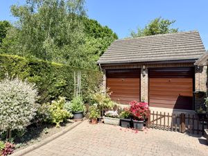 Photo 9- click for photo gallery